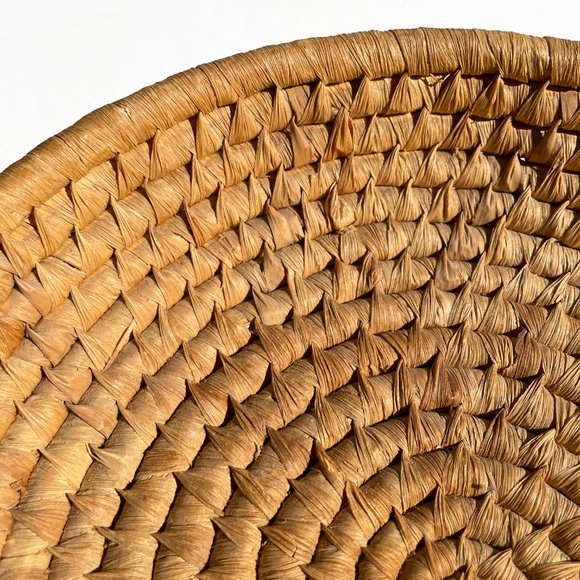 Vintage Shallow Woven Grass Basket - Picture 3 of 3